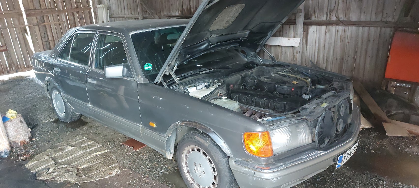W126_1.jpg